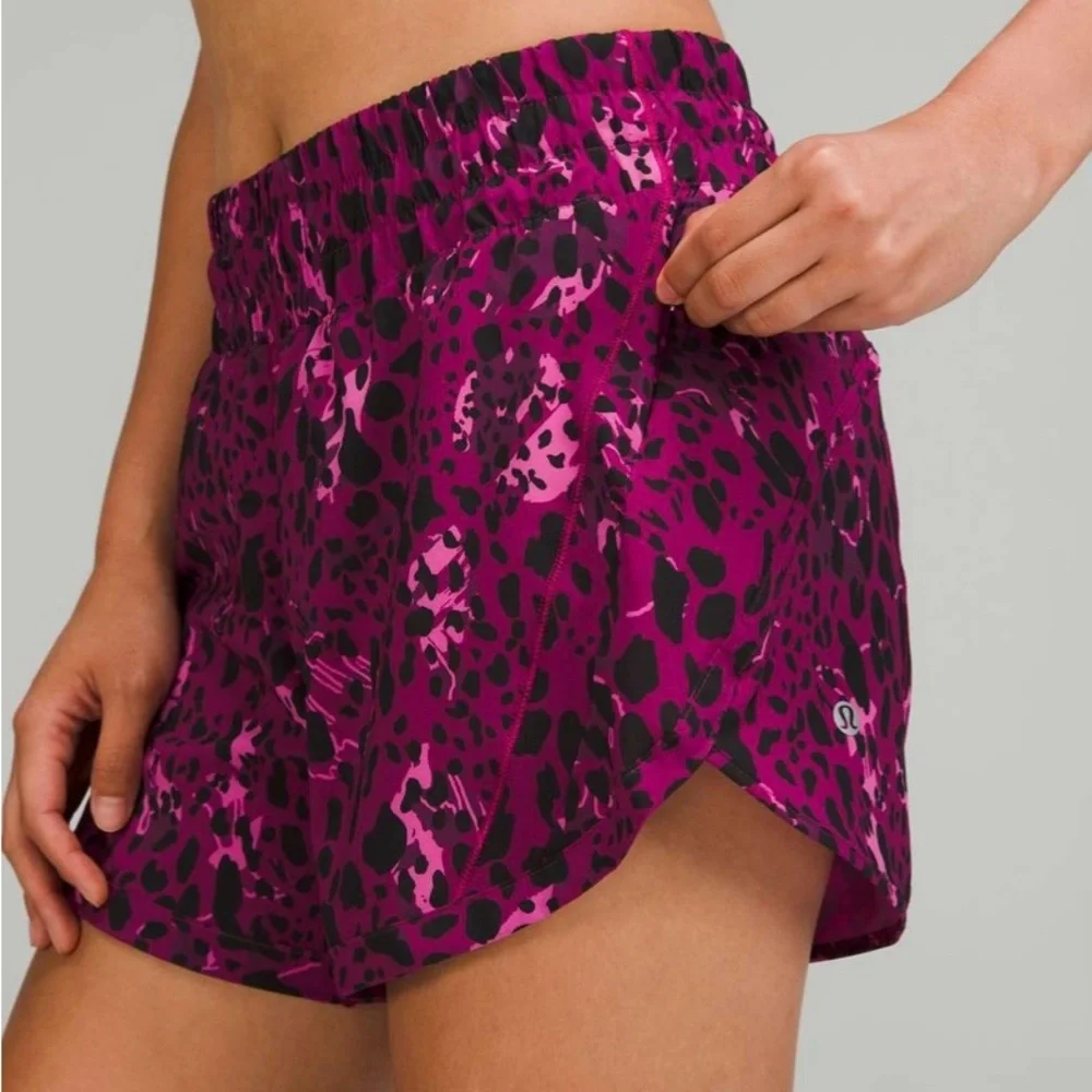 Lululemon Track That Mid-Rise Lined
Short 5"Cheetah Camo Magenta Purple Multi S2 - Picture 3 of 9